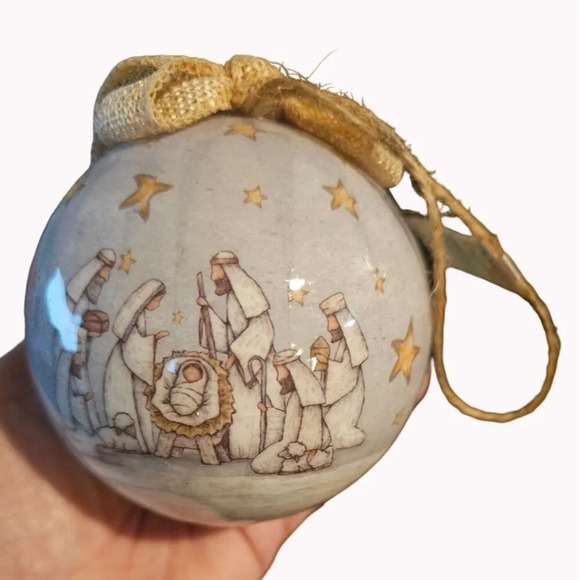 Pair of Burton + Burton Ball Ornaments Tina Wenke Nativity Oh Holy Night In Box - Picture 5 of 13